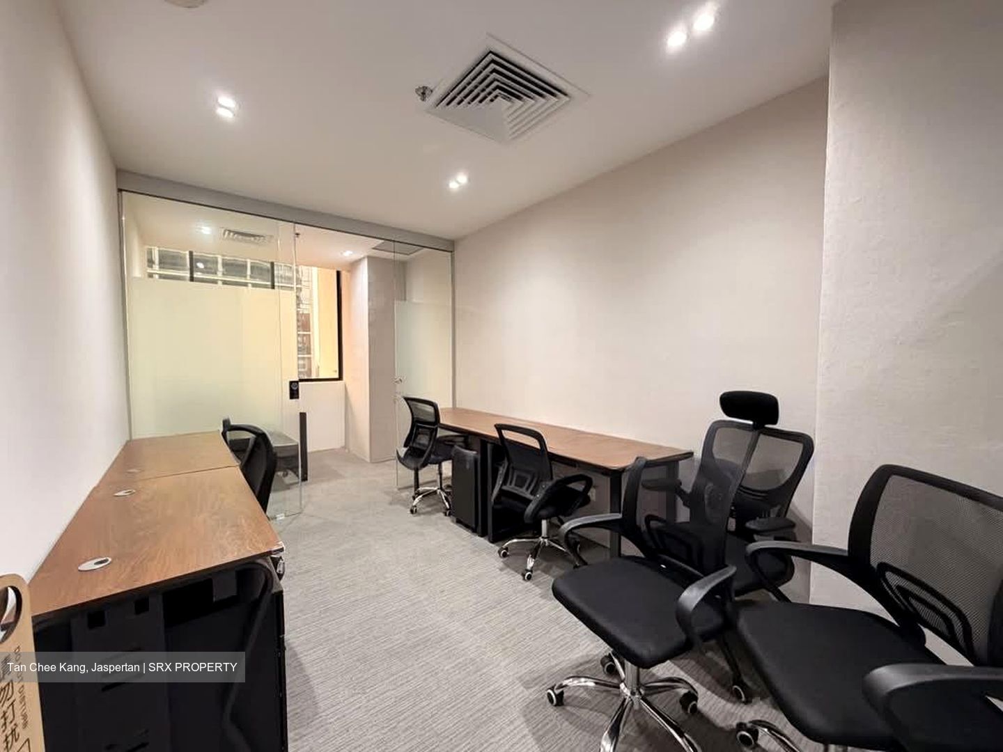 International Plaza (D2), Office #572117041